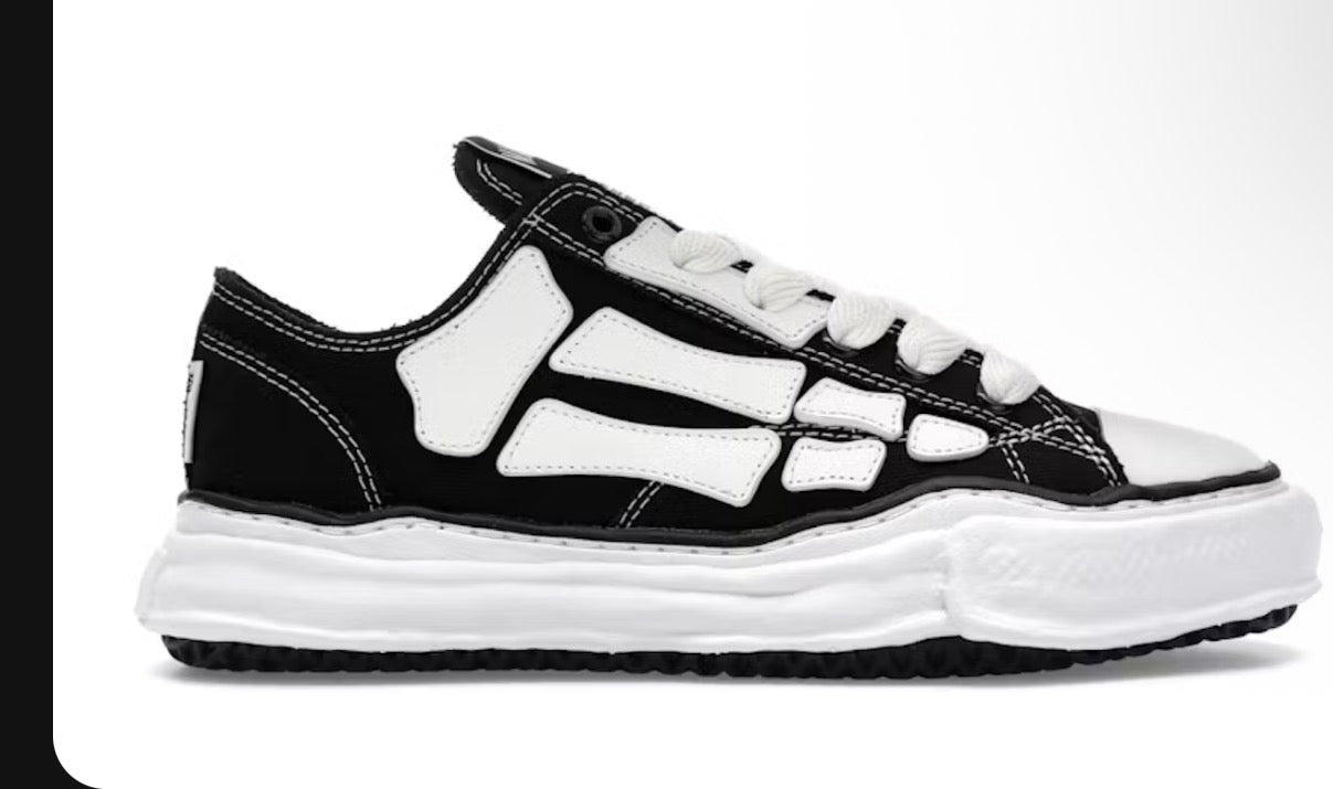 Mens Luxury Designer Bone Sneakers AM0013